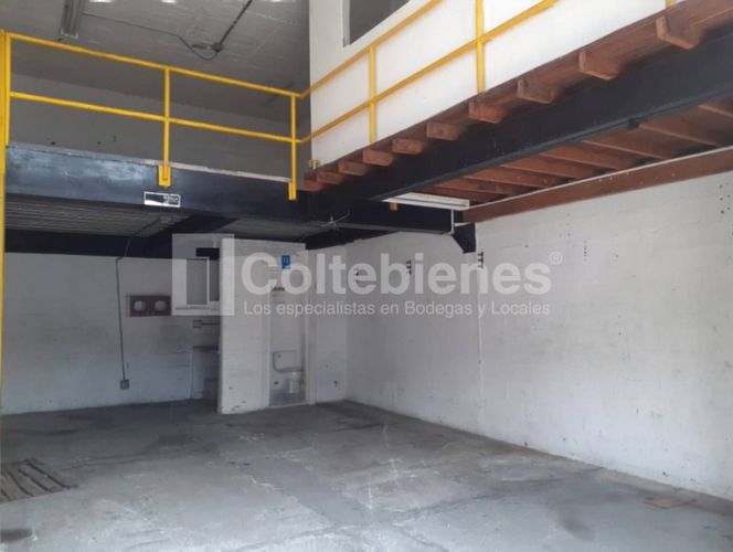Bodega en arriendo en El Carmelo, Itagüí, 90 m² · foto 2 de 8