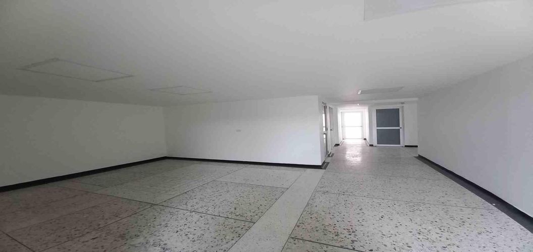 Consultorio en arriendo en Sector Plaza De Bolivar, Pereira, 420 m² · foto 2 de 19