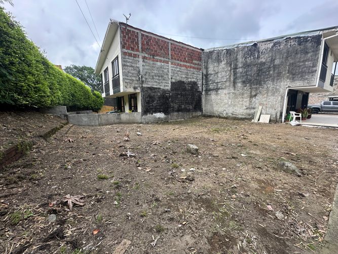 Lote en venta en Pinares, Armenia · foto 3 de 9