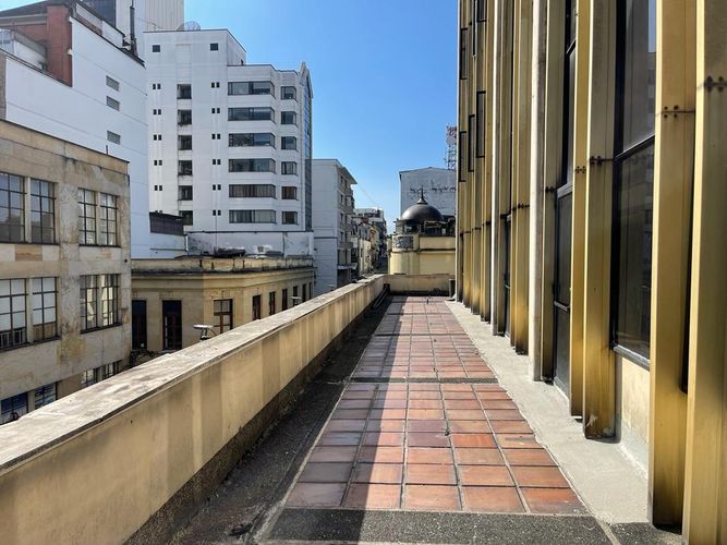 Oficina en venta en El Centro, Manizales, 277 m² · foto 2 de 19