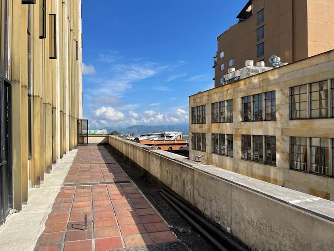 Oficina en venta en El Centro, Manizales, 277 m² · foto 4 de 19