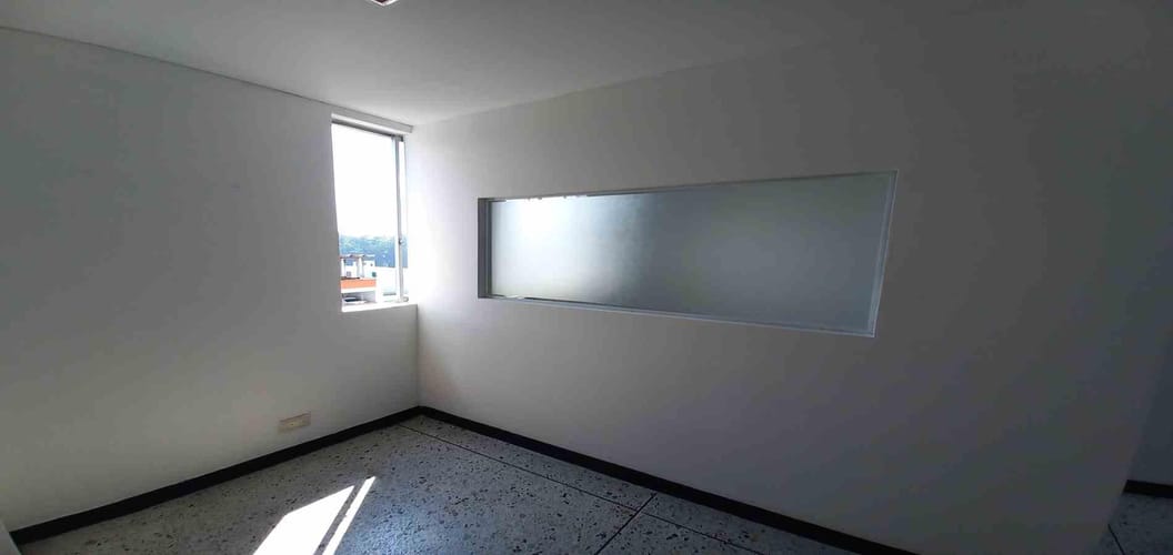 Consultorio en venta en Sector Plaza De Bolivar, Pereira, 19 m² · foto 3 de 11
