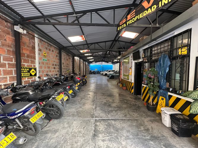 Local en venta en Centro, Armenia, 255 m² · foto 2 de 21