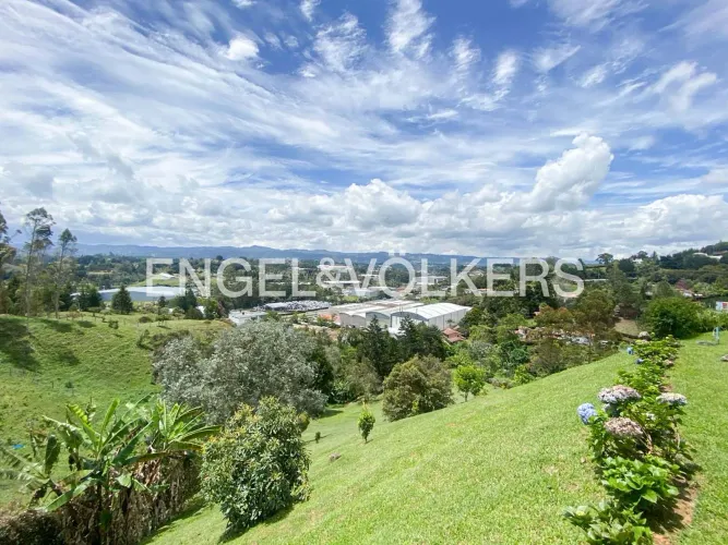 Casa de 3 alcobas en venta en Rionegro, 320 m² · foto 21 de 22