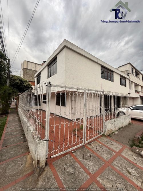 Casa de 3 alcobas en venta en Provenza, Bucaramanga, 300 m² · foto 2 de 10