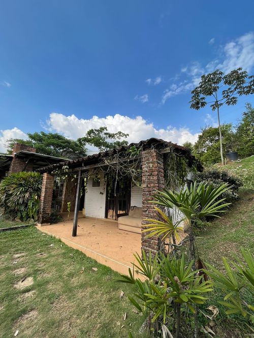 Casa de 4 alcobas en venta en Sector La Luisa Bella Suiza, Cali · foto 3 de 15