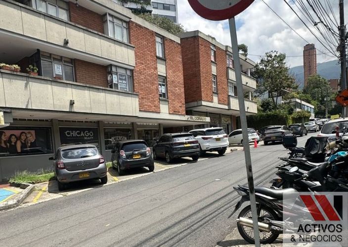 Local en venta en Manila, Medellín, 63 m² · foto 2 de 4