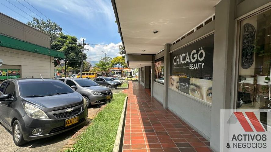 Local en venta en Manila, Medellín, 63 m² · foto 3 de 4