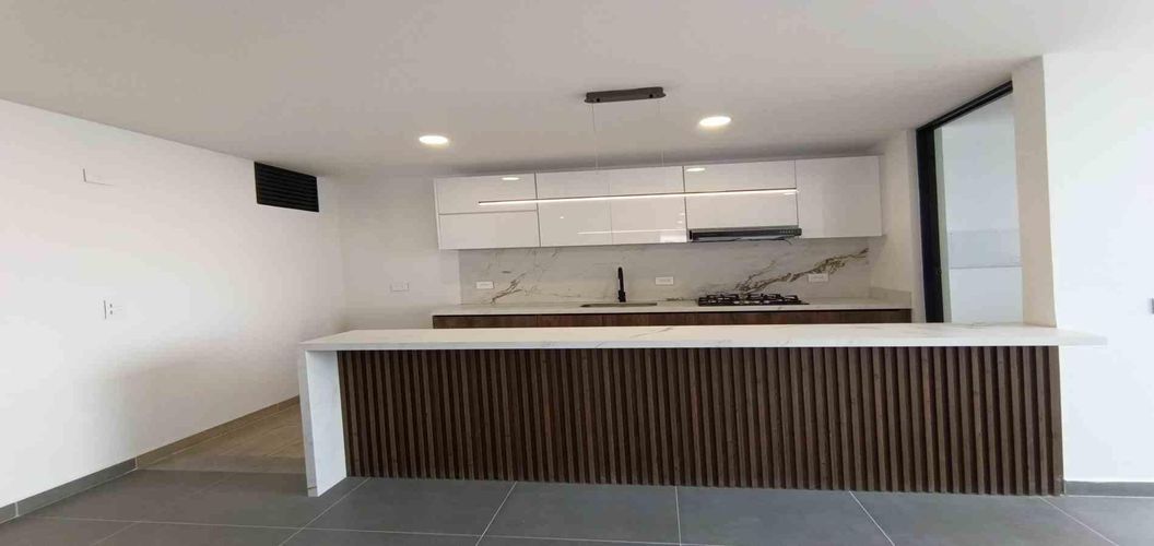 Apartamento de 3 alcobas en venta en El Campin, Manizales, 91 m² · foto 2 de 24