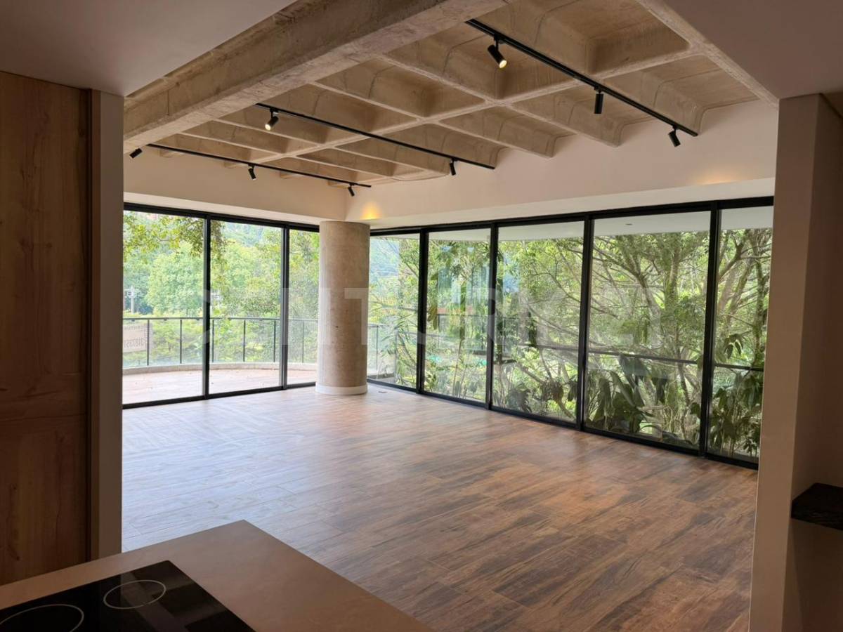 Apartamento en venta en El Poblado, Medellín 3