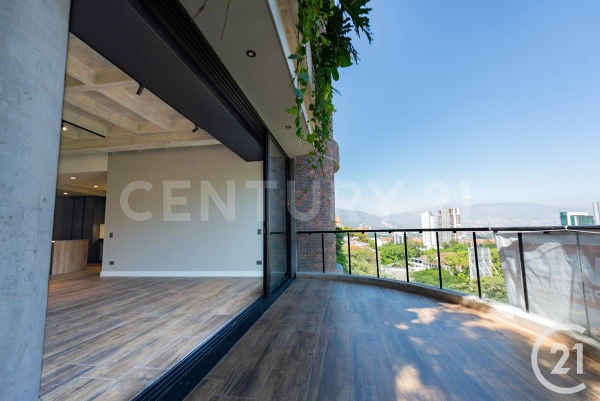 Apartamento en venta en El Poblado, Medellín 4