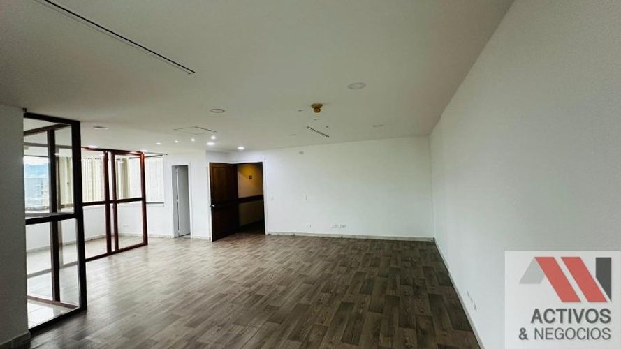 Oficina en arriendo en La Aguacatala, Medellín, 76 m² · foto 6 de 10