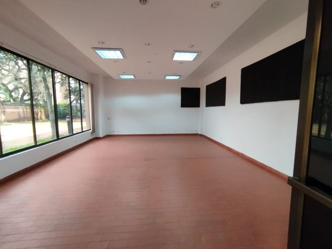 Edificio en arriendo en Cuarto De Legua - Guadalupe, Cali, 11 m² · foto 3 de 24