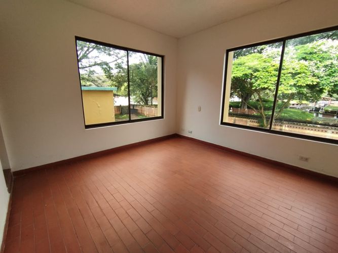 Edificio en arriendo en Cuarto De Legua - Guadalupe, Cali, 11 m² · foto 4 de 24