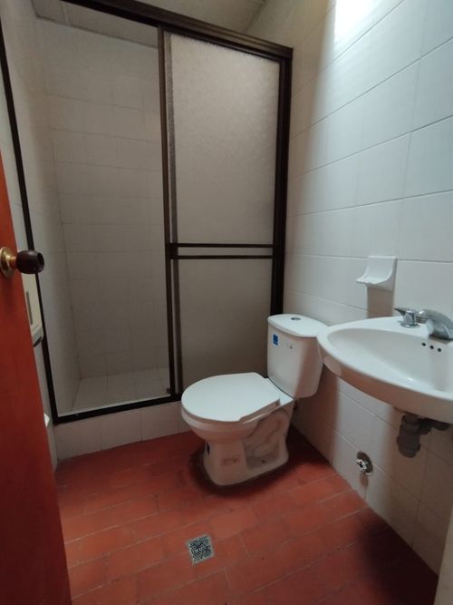 Edificio en arriendo en Cuarto De Legua - Guadalupe, Cali, 11 m² · foto 6 de 24