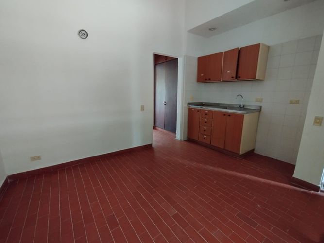 Edificio en arriendo en Cuarto De Legua - Guadalupe, Cali, 11 m² · foto 8 de 24