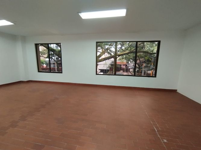 Edificio en arriendo en Cuarto De Legua - Guadalupe, Cali, 11 m² · foto 11 de 24