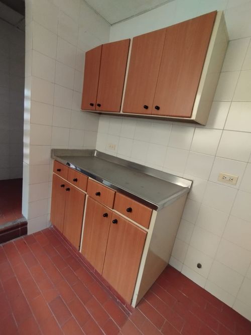 Edificio en arriendo en Cuarto De Legua - Guadalupe, Cali, 11 m² · foto 13 de 24