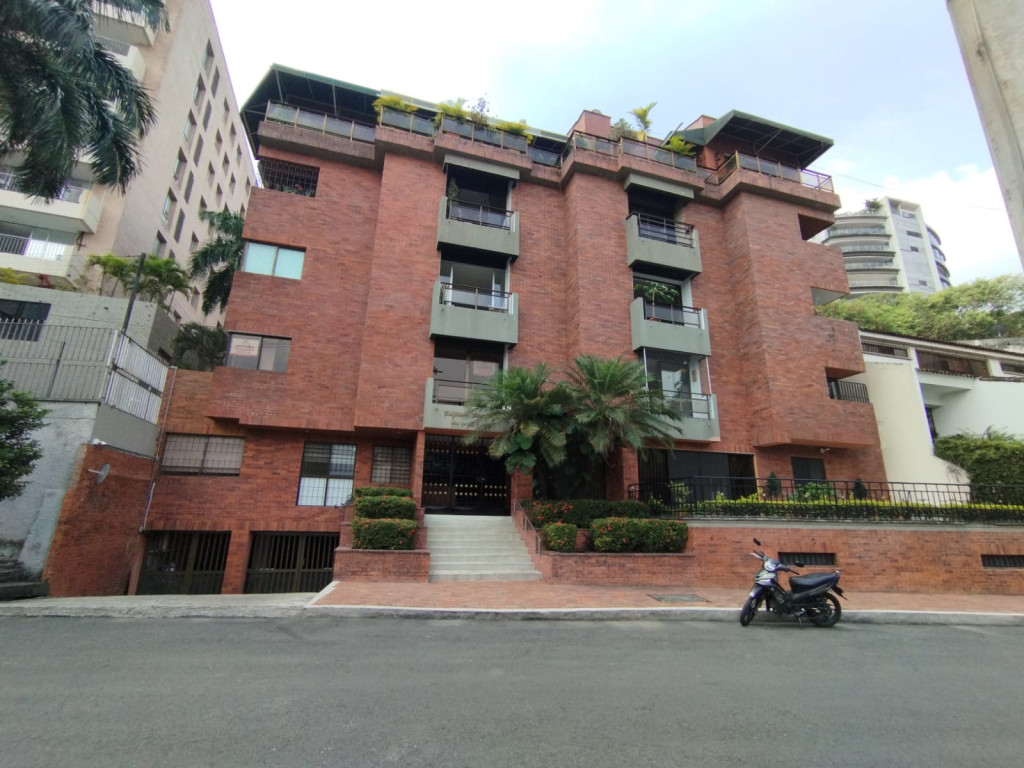 Apartamento en Arriendo en La Arboleda, Cali