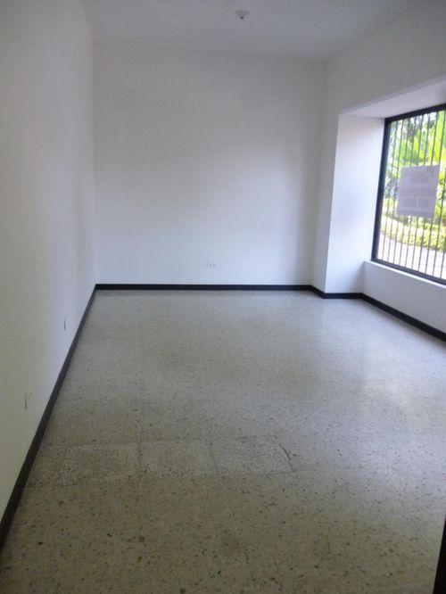 Local en arriendo en Pance, Cali, 18 m² · foto 5 de 6