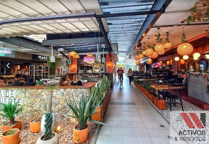 Local en venta en El Poblado, Medellín, 30 m² · foto 2 de 4