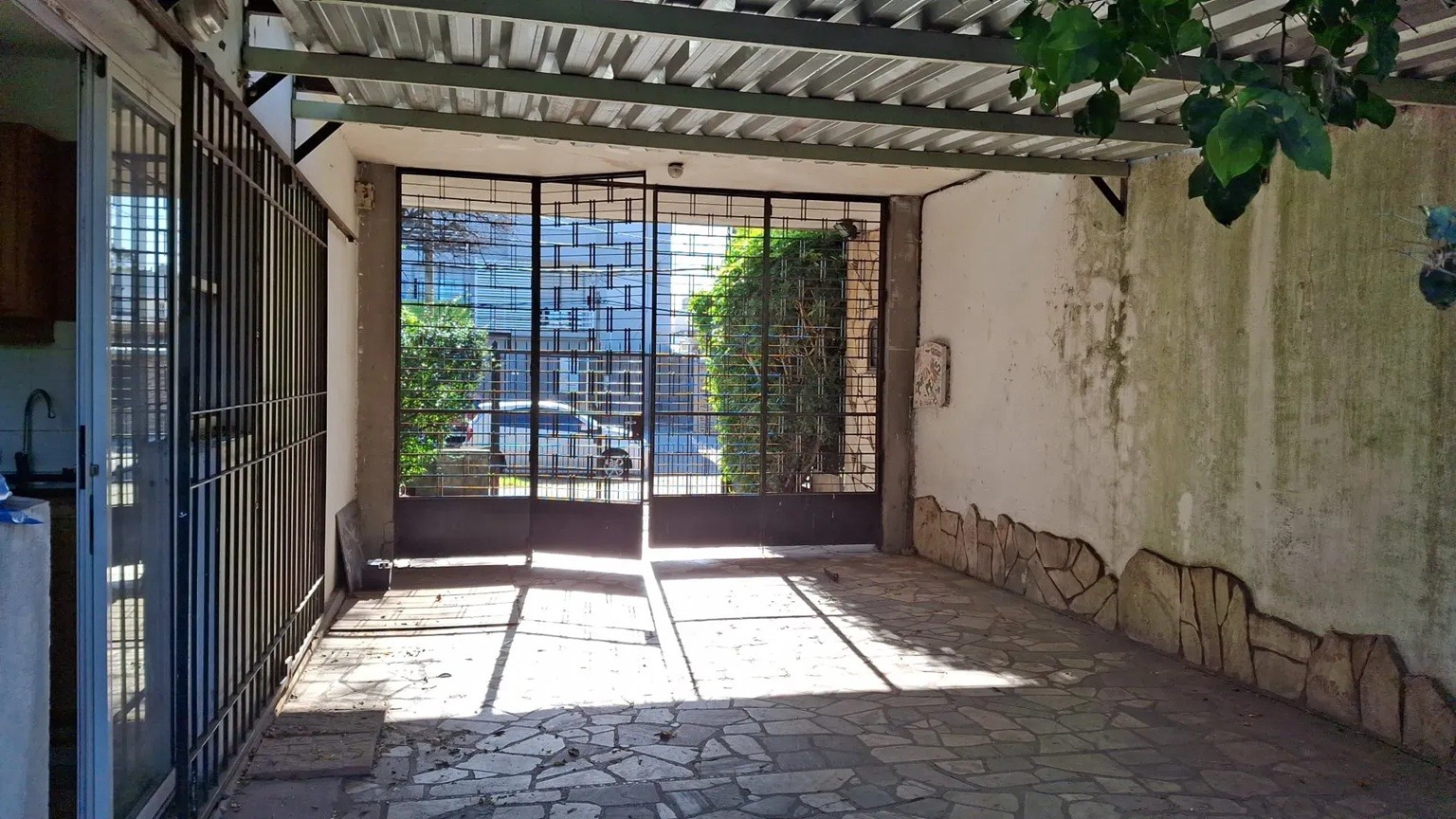 ALQUILER CASA Y APARTAMENTO EN LA UNION, PADRON UNICO, 3 DORMITORIOS, 2 BAÑOS, 2 COCHERAS, JARDIN, PARRILLERO