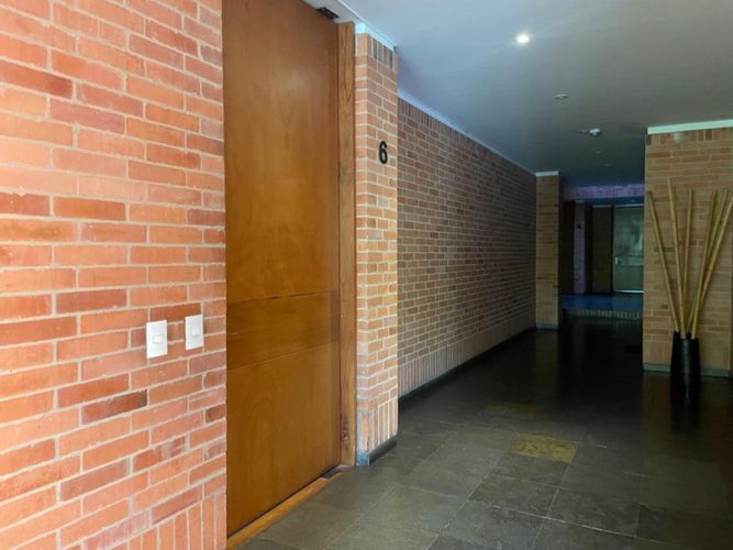 Apartamento de 2 alcobas en venta en Santa Barbara Alta, Bogotá, 151 m² · foto 16 de 21