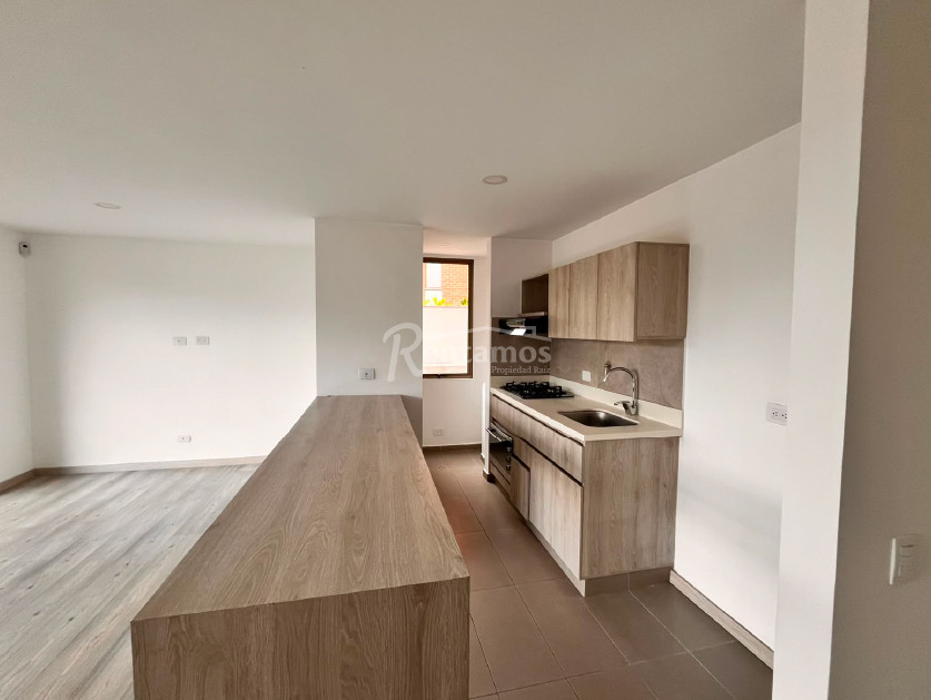 Apartamento en venta en Suramérica, Itagüí · foto 4 de 19