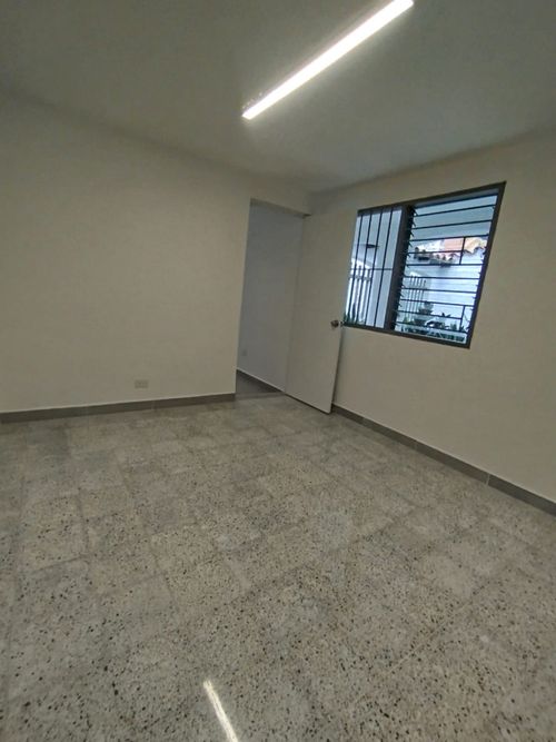 Oficina en arriendo en Suramericana, Medellín, 28 m² · foto 4 de 7