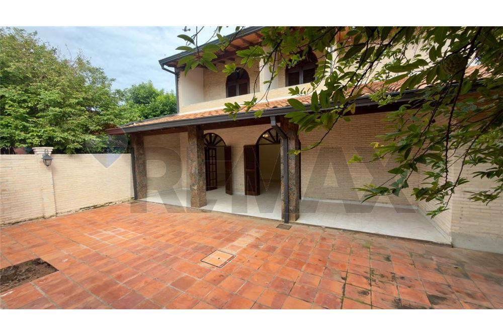 VENDO HERMOSA Y AMPLIA CASA EN LAMBARE — foto 2