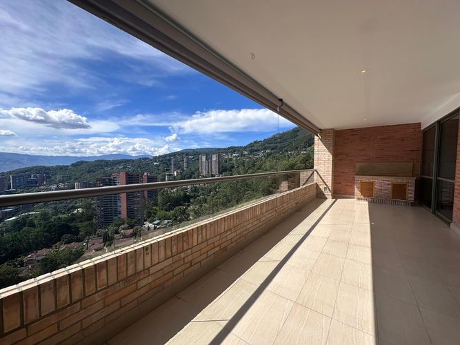 Apartamento de 3 alcobas en arriendo en El Poblado, Medellín, 236 m² · foto 19 de 19