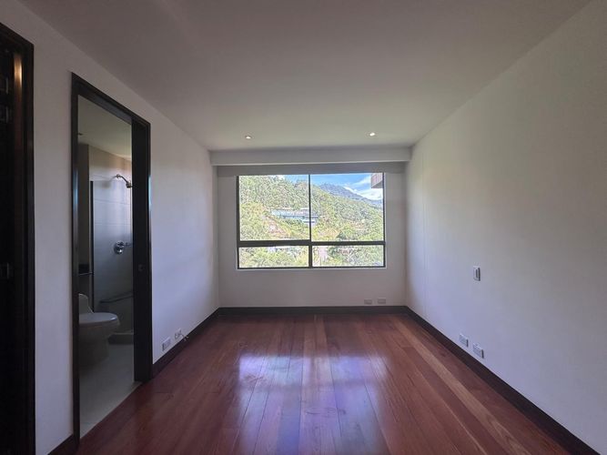Apartamento de 3 alcobas en arriendo en El Poblado, Medellín, 236 m² · foto 11 de 19