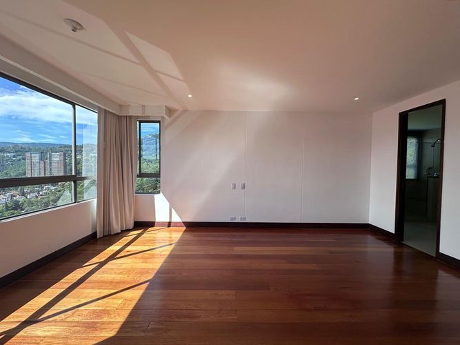 Apartamento de 3 alcobas en arriendo en El Poblado, Medellín, 236 m² · foto 13 de 19