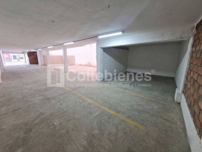 Bodega en arriendo en El Poblado, Medellín, 743 m² · foto 4 de 24