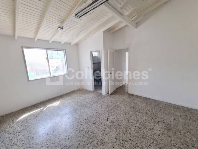Bodega en arriendo en El Poblado, Medellín, 743 m² · foto 15 de 24