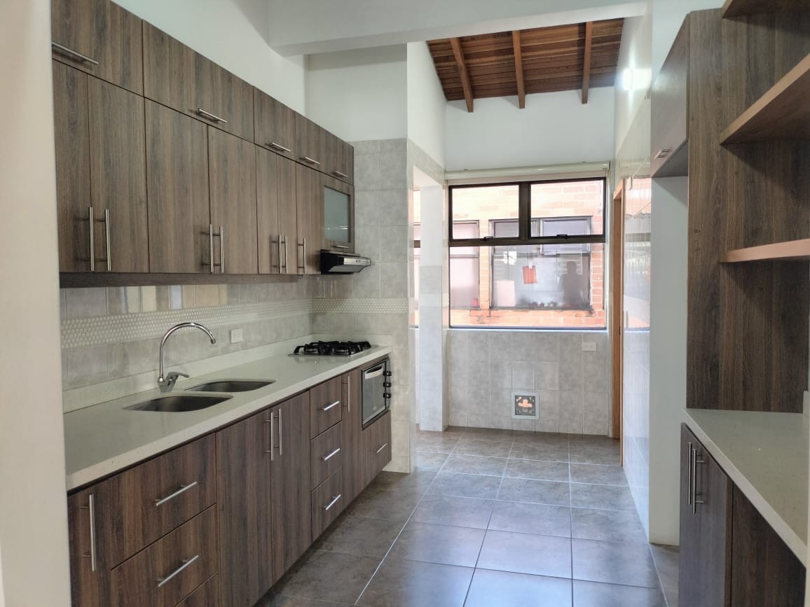 Apartamento en arriendo en El Poblado, Medellín · foto 6 de 19