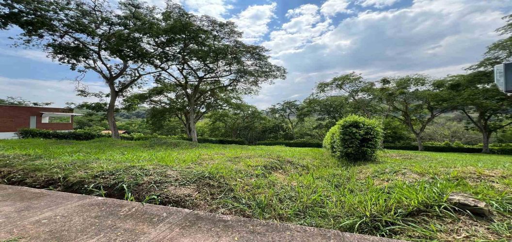 Lote en venta en Colombia, Manizales, 1370 m² · foto 2 de 24