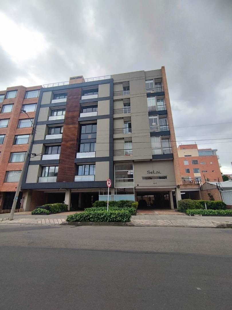 Apartamento en venta en Santa Barbara Occidental, Bogotá · foto 2 de 24