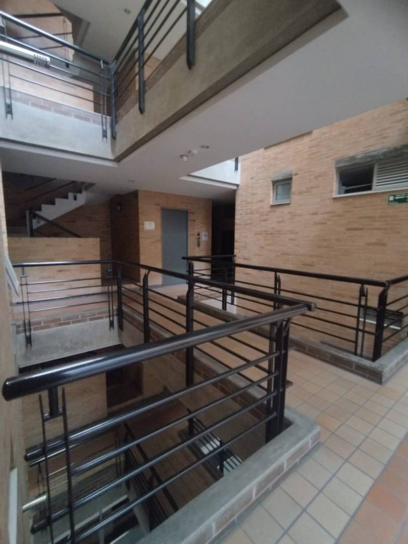Apartamento en venta en Santa Barbara Occidental, Bogotá · foto 4 de 24
