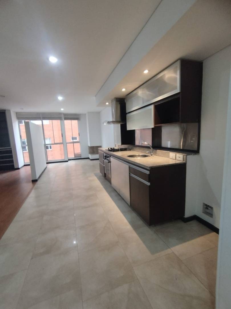 Apartamento en venta en Santa Barbara Occidental, Bogotá · foto 6 de 24