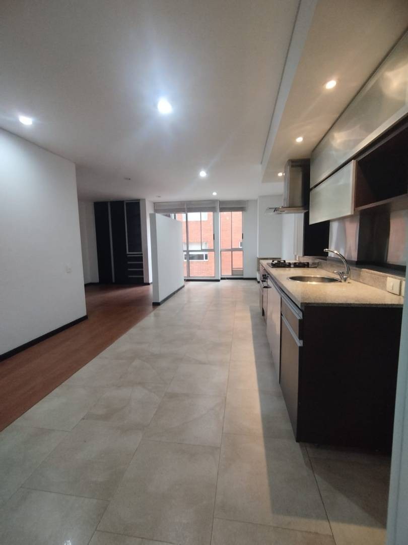 Apartamento en venta en Santa Barbara Occidental, Bogotá · foto 7 de 24