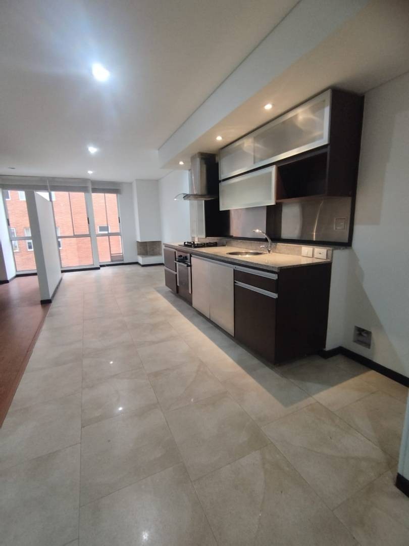 Apartamento en venta en Santa Barbara Occidental, Bogotá · foto 8 de 24