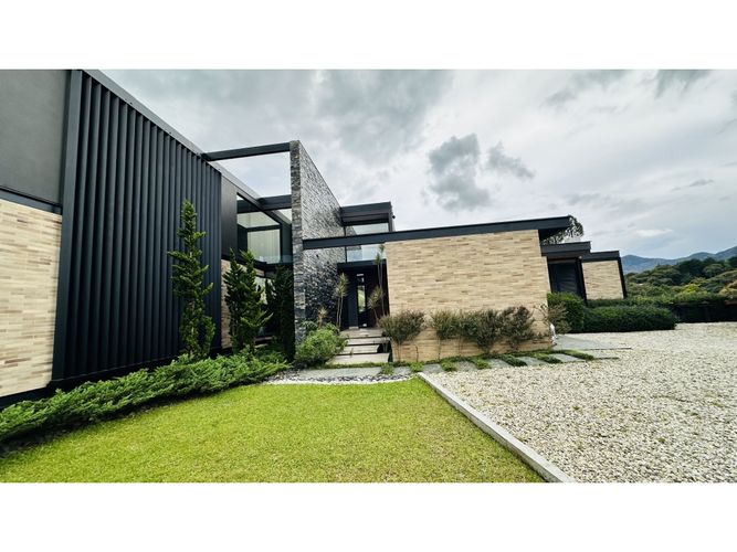 Casa de 4 alcobas en venta en El Carmen de Viboral, 500 m² · foto 7 de 24