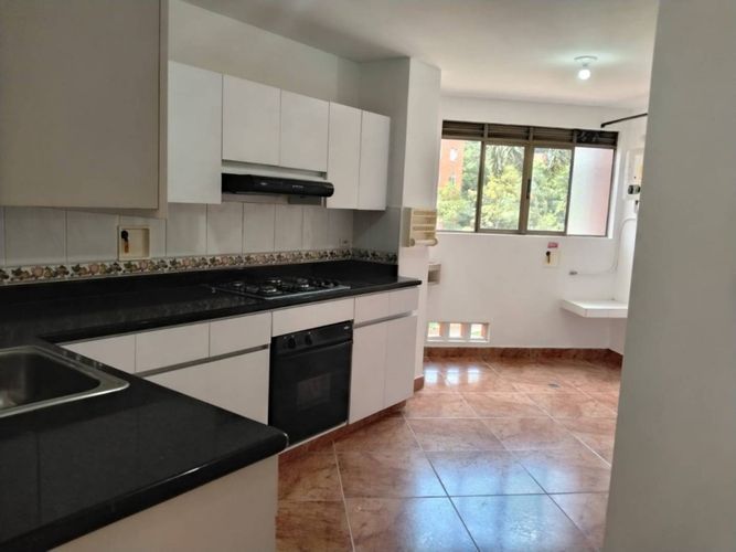 Apartamento de 3 alcobas en arriendo en El Poblado, Medellín, 142 m² · foto 7 de 24