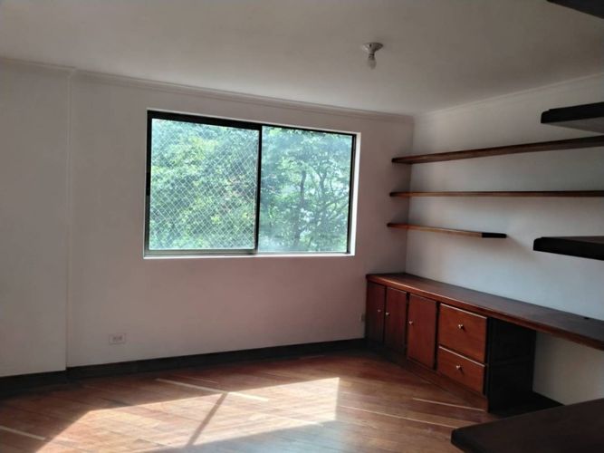 Apartamento de 3 alcobas en arriendo en El Poblado, Medellín, 142 m² · foto 10 de 24