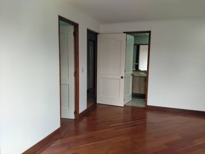 Apartamento de 3 alcobas en arriendo en El Poblado, Medellín, 142 m² · foto 13 de 24