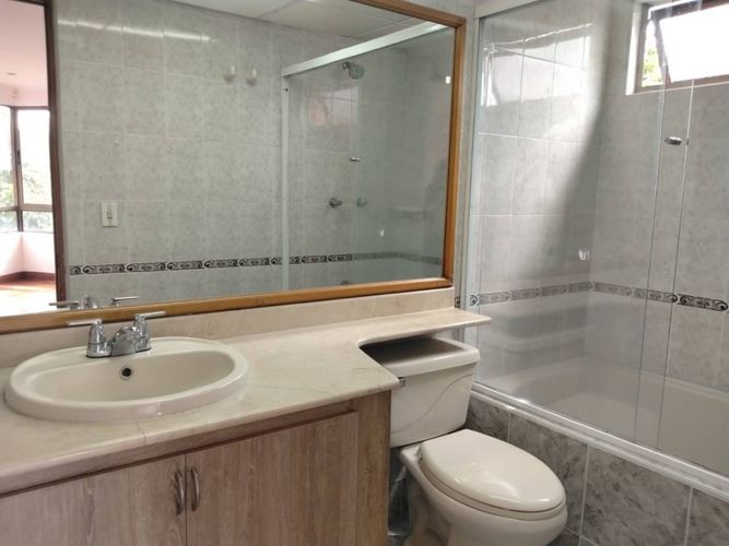 Apartamento de 3 alcobas en arriendo en El Poblado, Medellín, 142 m² · foto 20 de 24
