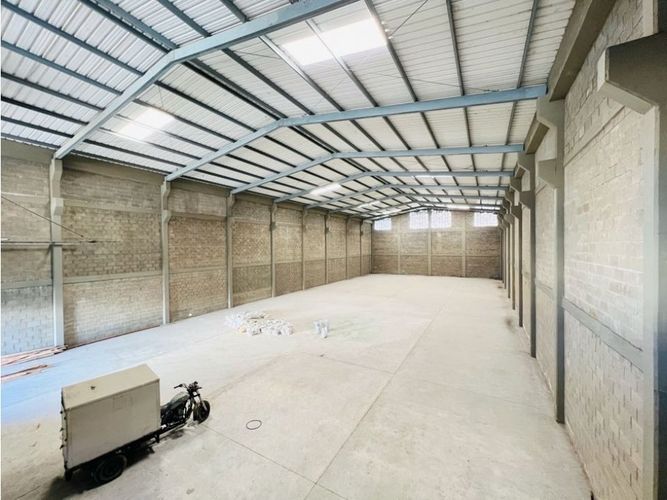Bodega en arriendo en Cartagena De Indias, Cartagena, 1060 m² · foto 3 de 13