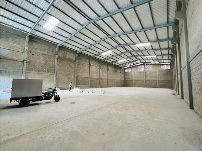 Bodega en arriendo en Cartagena De Indias, Cartagena, 1060 m² · foto 4 de 13