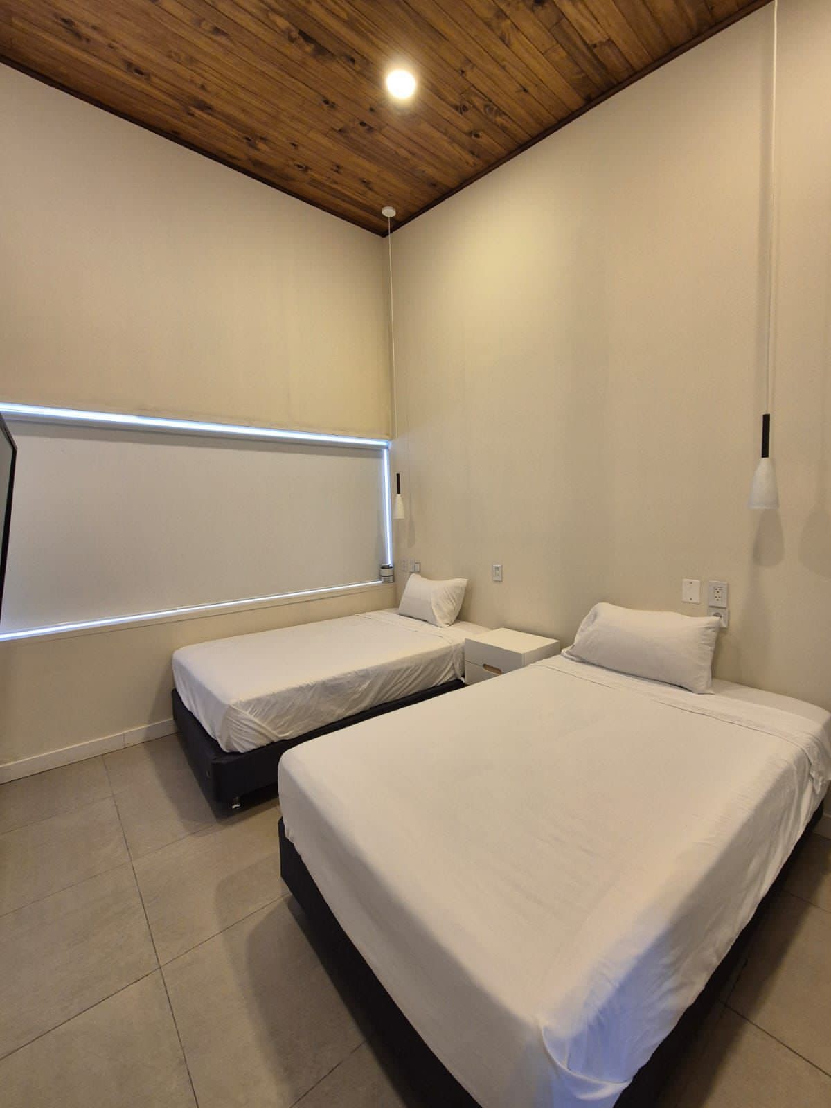 VENDO HERMOSA CASA AMOBLADA EN CONDOMINIO CERRADO SUNSET HILL — foto 3